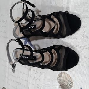 Black heels shoes